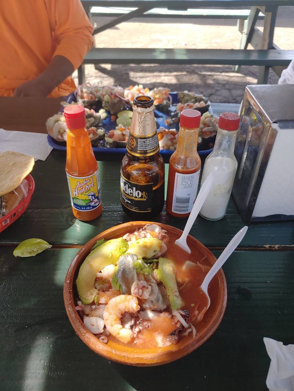 Mariscos Las Cazuelitas | restaurant | 8117 Fillmore Ave #8101, Bakersfield, CA 93306, USA | 6612817989 OR +1 661-281-7989
