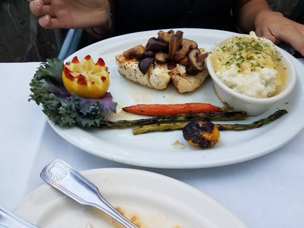 Pattys Place | restaurant | 500 Pacific Coast Highway #104, Seal Beach, CA 90740, USA | 5624314898 OR +1 562-431-4898