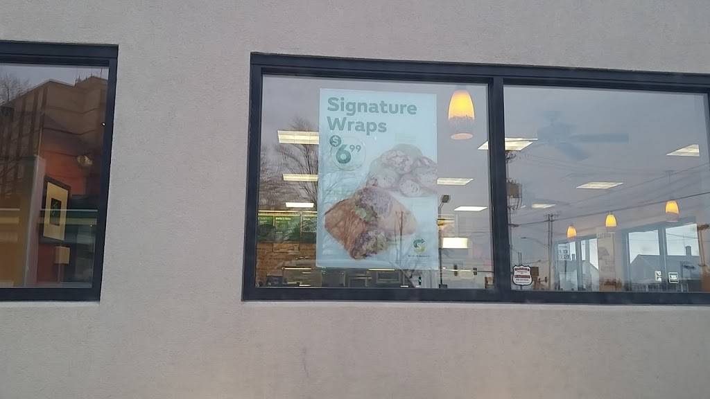 Subway | restaurant | 1028 W Galena Ave, Freeport, IL 61032, USA | 8152357827 OR +1 815-235-7827