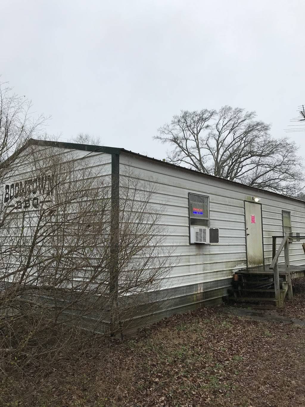 BoomTown BBQ | restaurant | 11859 US-259, Overton, TX 75684, USA | 9032533198 OR +1 903-253-3198