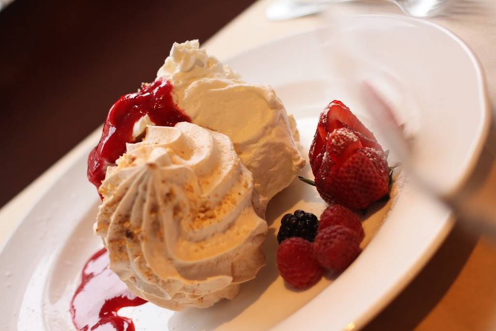 Brownes Bistro | meal takeaway | 1251 Yonge St, Toronto, ON M4T 1W6, Canada | 4169248132 OR +1 416-924-8132