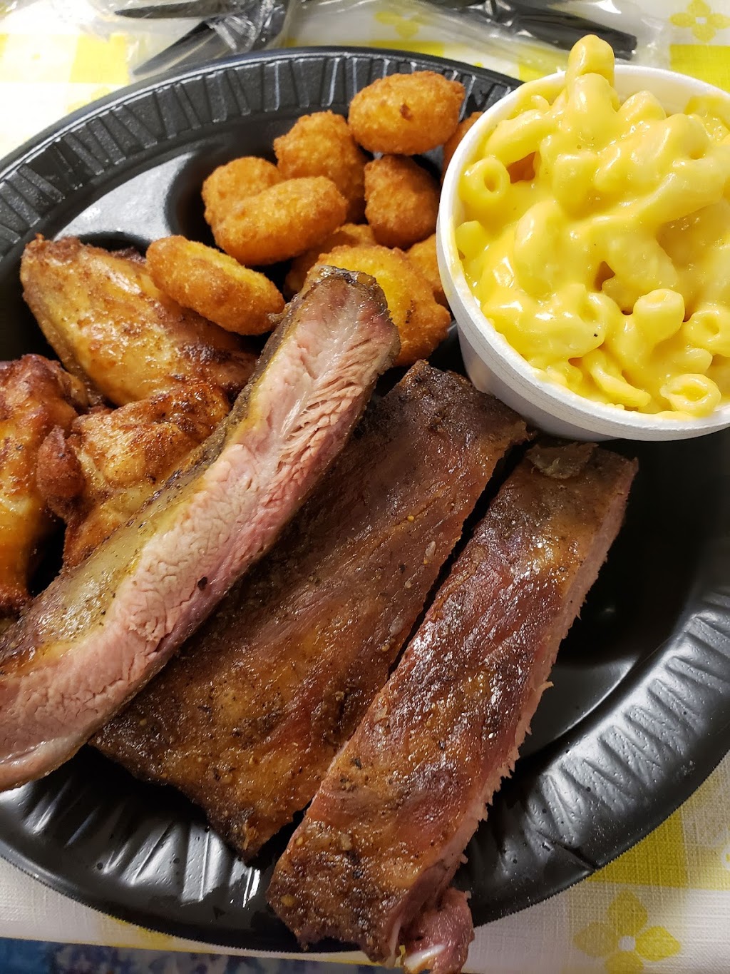 Butchs Bistro & BBQ | restaurant | 13118 Sorrento Rd, Pensacola, FL 32507, USA | 8504920007 OR +1 850-492-0007