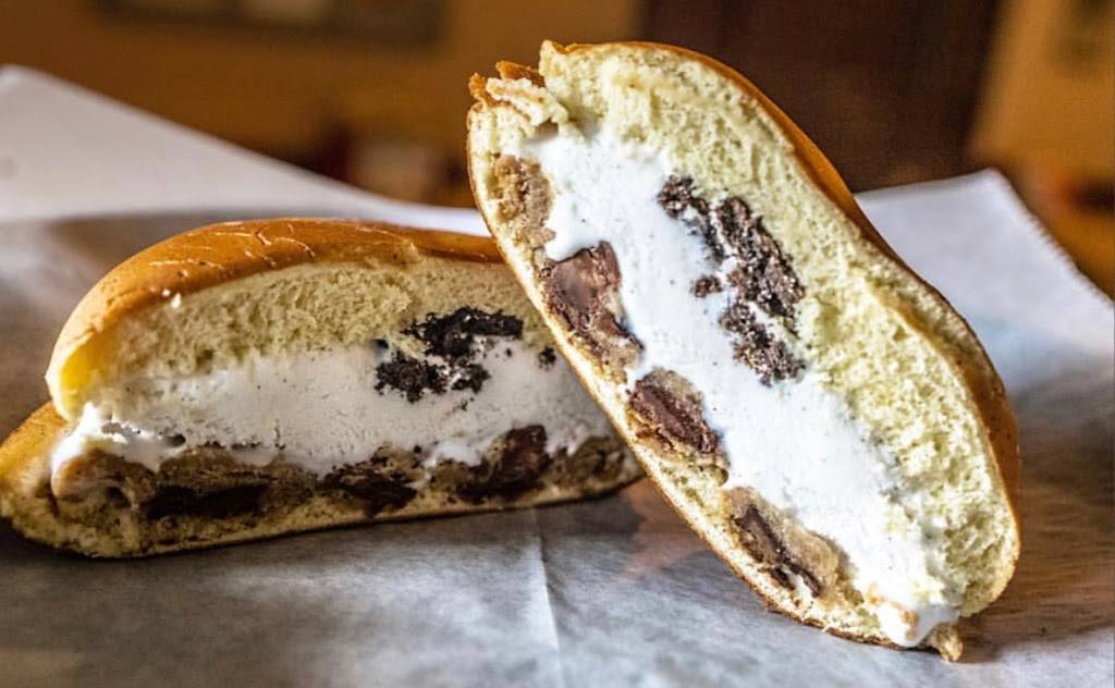 Hot Krust Panini Kitchen | restaurant | 8015 Turkey Lake Rd, Orlando, FL 32819, USA | 4073557768 OR +1 407-355-7768