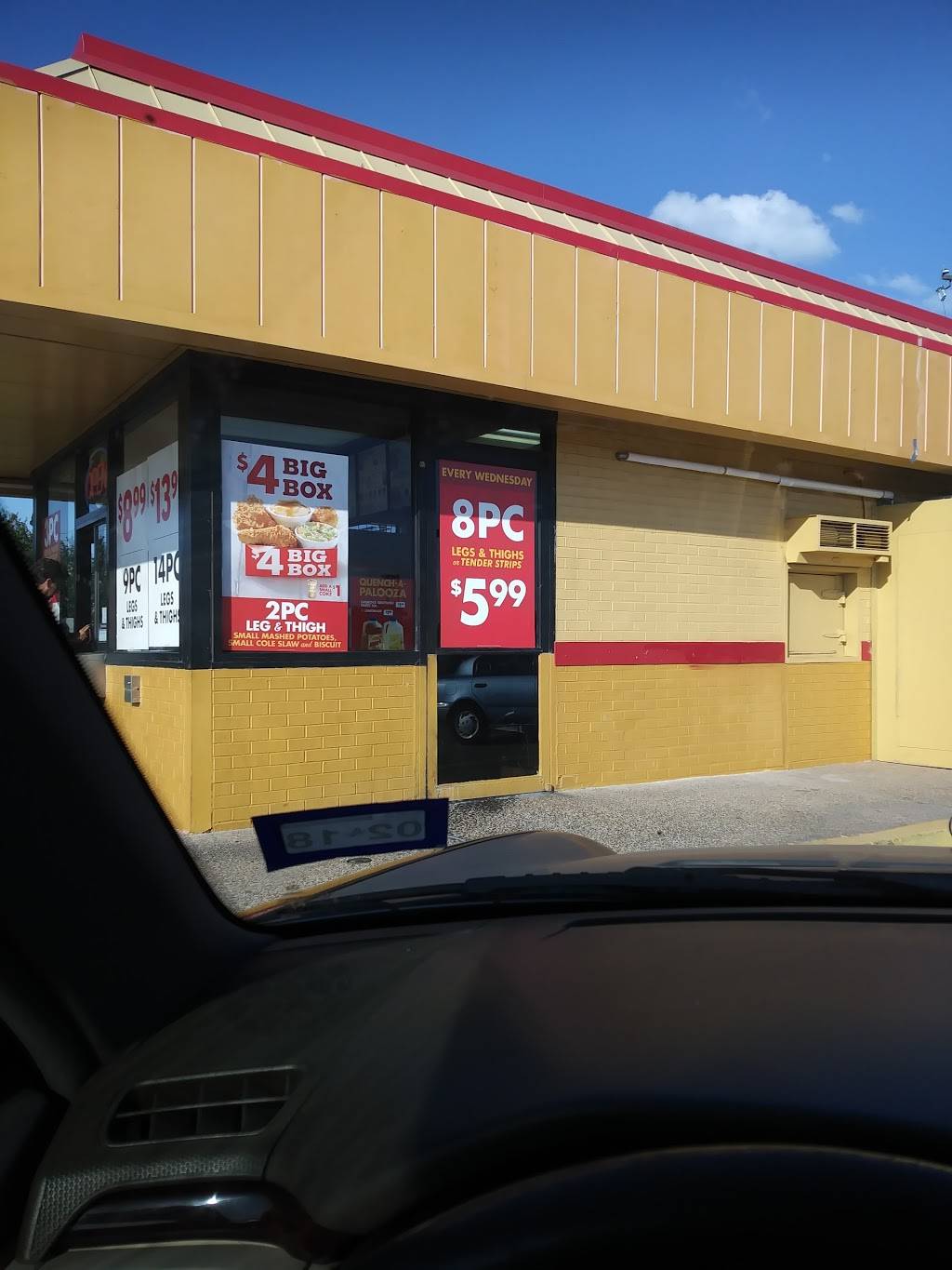 Churchs Chicken | restaurant | 1701 Sycamore School Rd, Fort Worth, TX 76134, USA | 8175511324 OR +1 817-551-1324