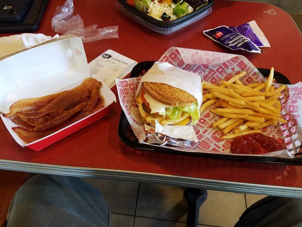 Jack in the Box | restaurant | 18555 Mission Blvd, Hayward, CA 94541, USA | 5103177727 OR +1 510-317-7727