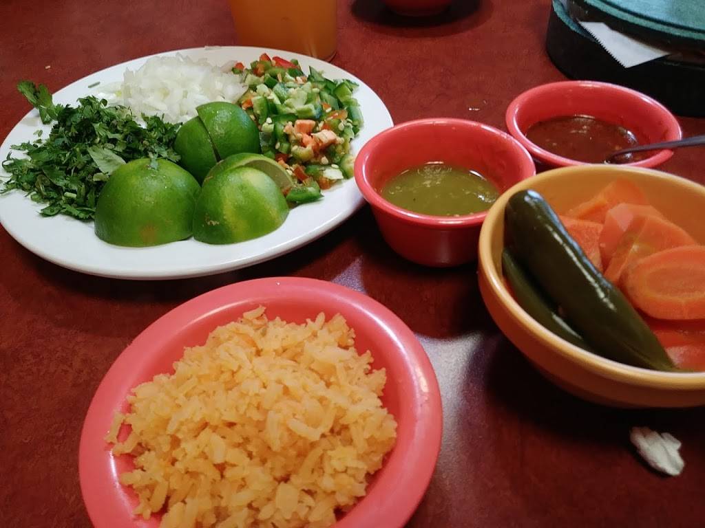 Chenchos Burrito | restaurant | 14207 S Bell Rd, Homer Glen, IL 60491, USA | 7083010101 OR +1 708-301-0101