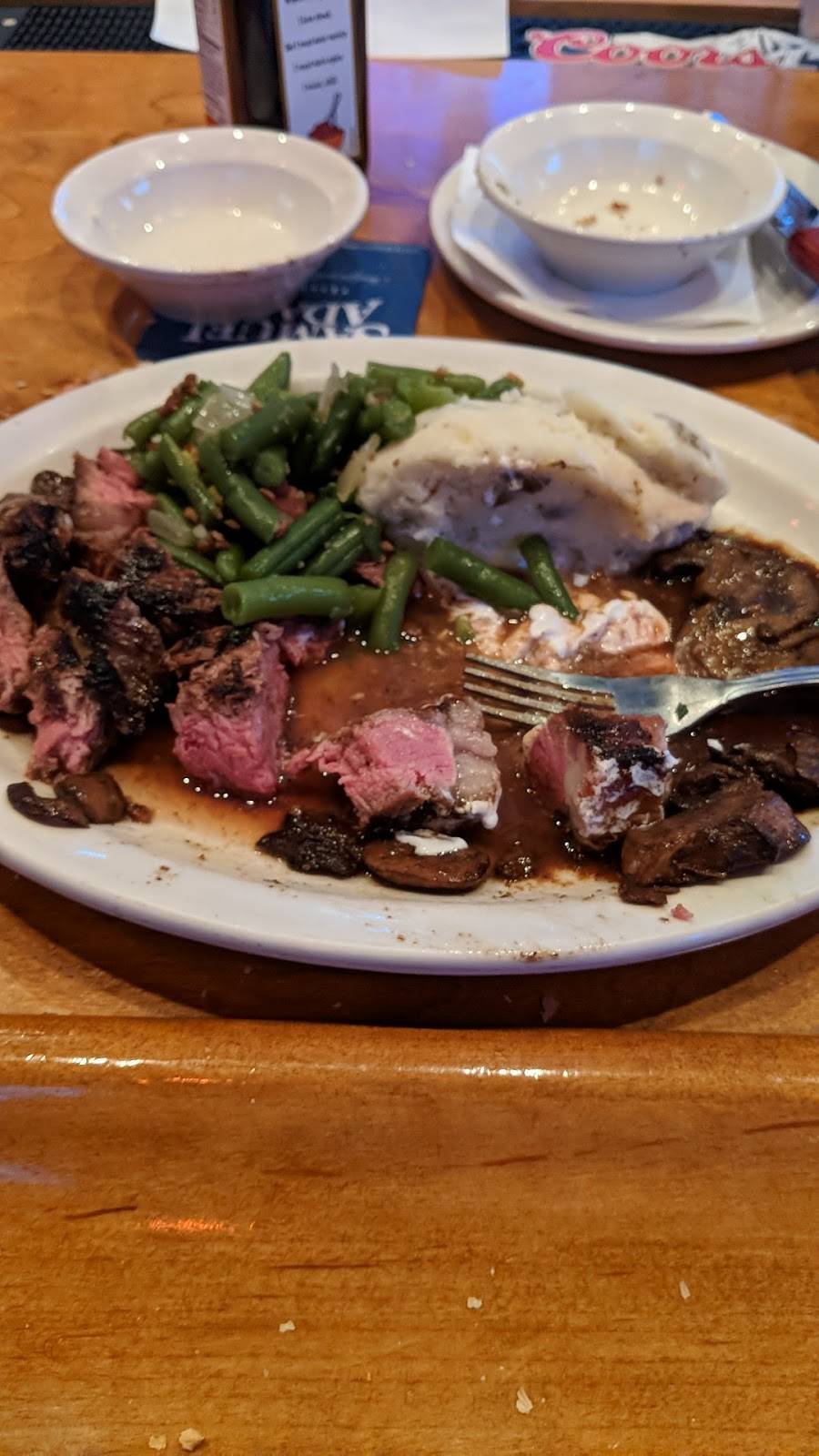 Texas Roadhouse | restaurant | 400 S Frontage Rd, New London, CT 06320, USA | 8604371510 OR +1 860-437-1510