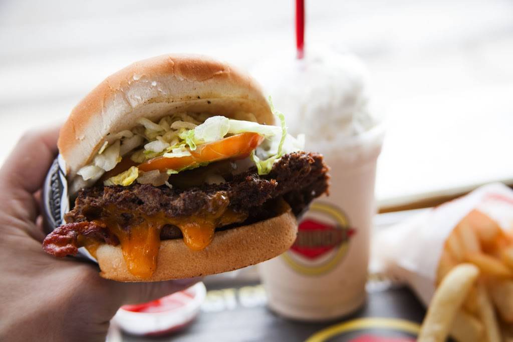 Fatburger | restaurant | 1200 Athens Ave, Lincoln, CA 95648, USA | 9164087777 OR +1 916-408-7777