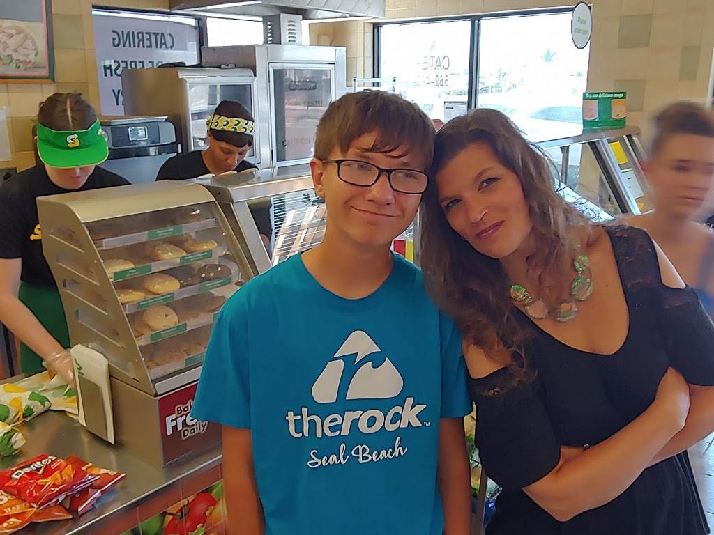 Subway Restaurants | restaurant | 914 Pacific Coast Hwy, Seal Beach, CA 90740, USA | 5624931923 OR +1 562-493-1923