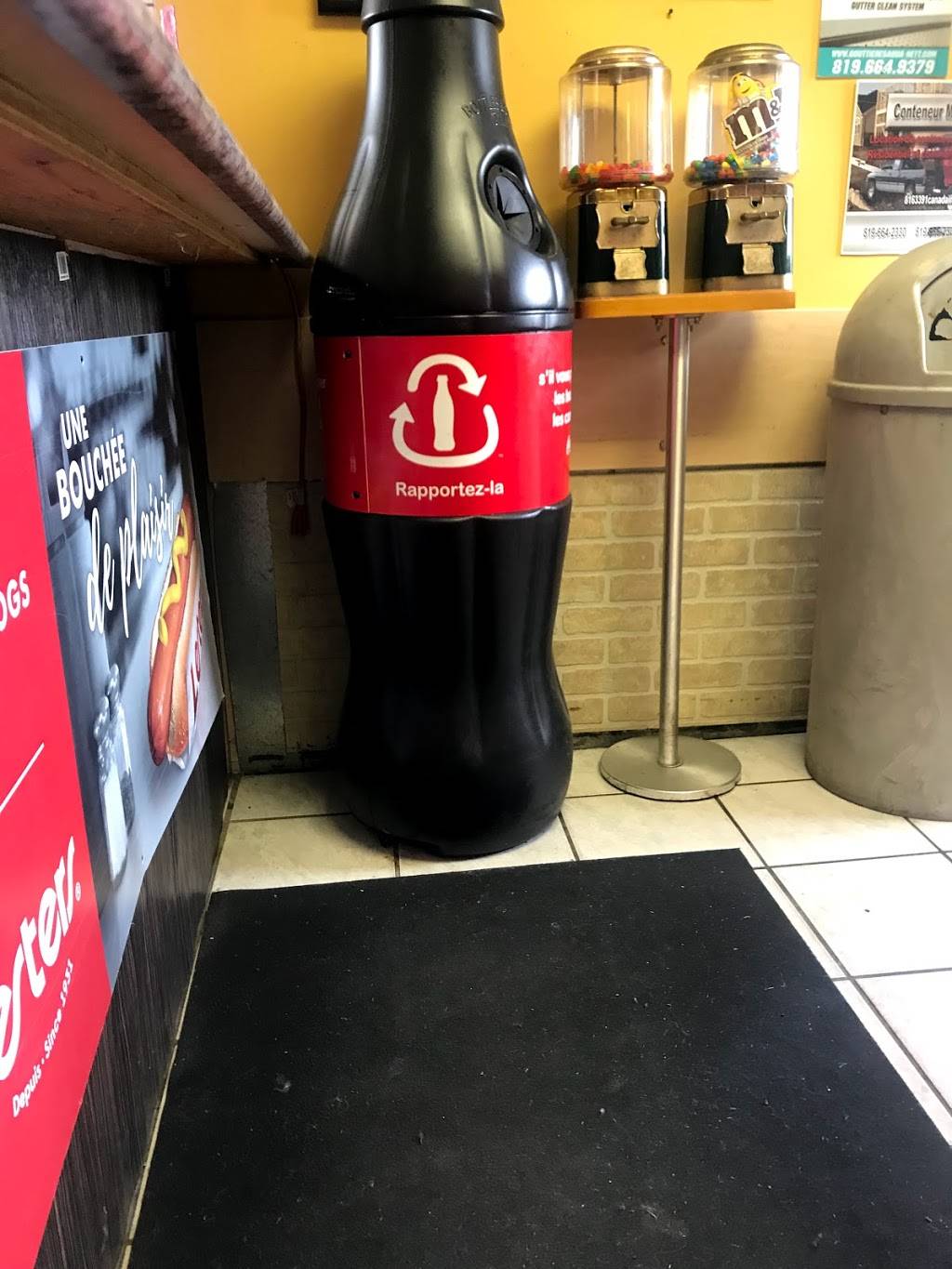 Chez Fritz | restaurant | 562 Boulevard Maloney E, Gatineau, QC J8P 1G1, Canada | 8196639195 OR +1 819-663-9195