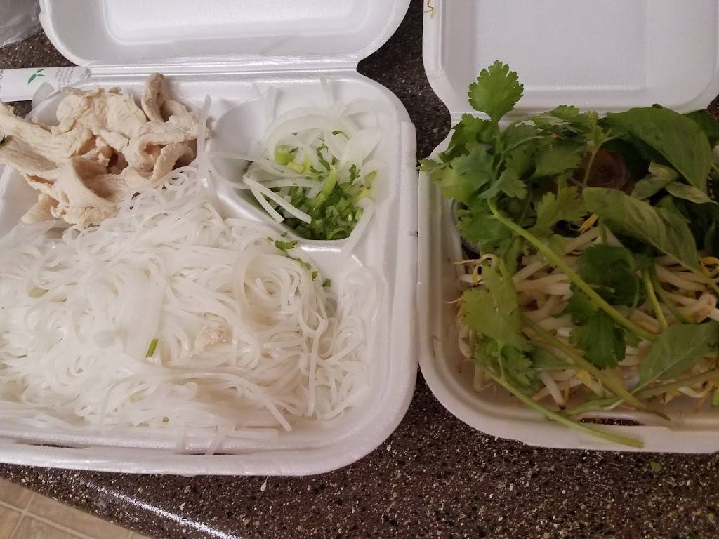 Pho Lee | restaurant | 602 W Union Hills Dr, Phoenix, AZ 85027, USA | 6237771812 OR +1 623-777-1812