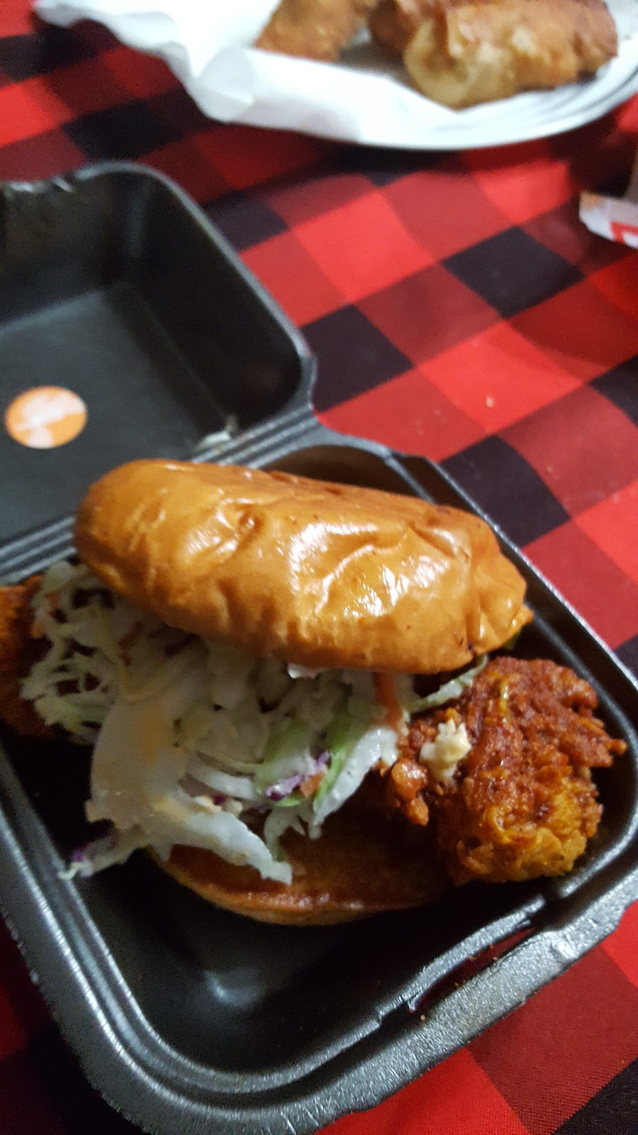 Byrds Hot Chicken | restaurant | 420 N McKinley St Suite 103, Corona, CA 92879, USA | 9512686072 OR +1 951-268-6072