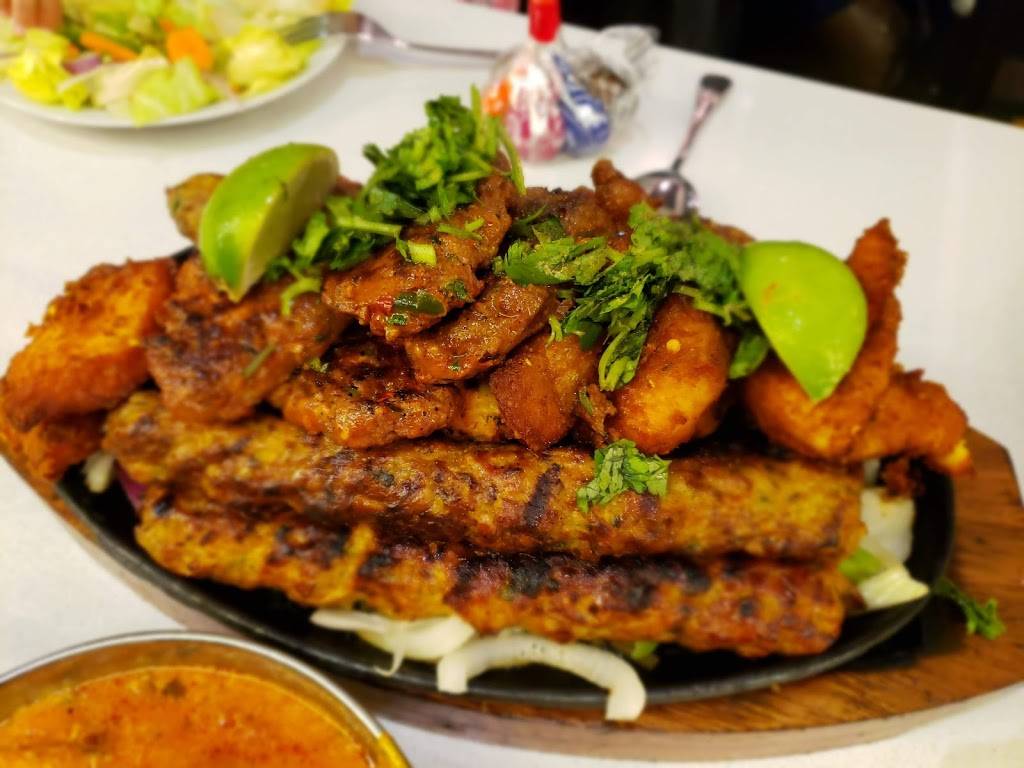 BarBQ Tonite | restaurant | 35 Dundas St W, Mississauga, ON L5B 4M4, Canada | 9052680088 OR +1 905-268-0088