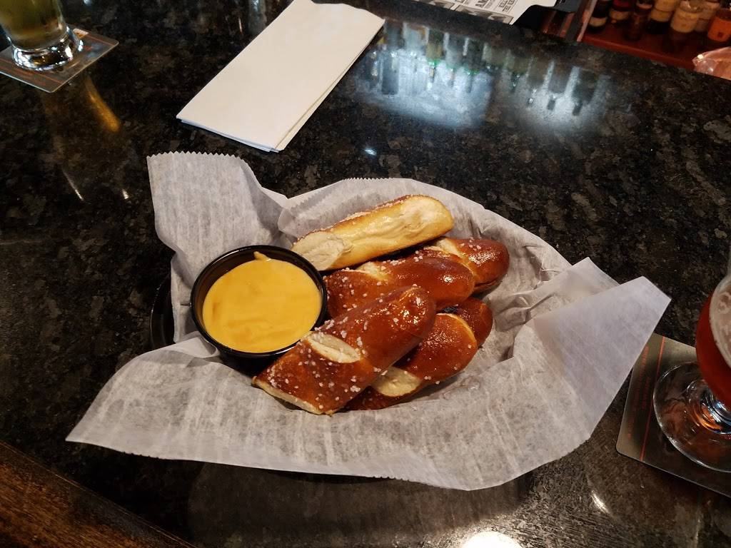 Ollies Place Craft Beer and Whiskey | restaurant | 518-20 Miamisburg Centerville Rd, Centerville, OH 45459, USA | 9377238998 OR +1 937-723-8998