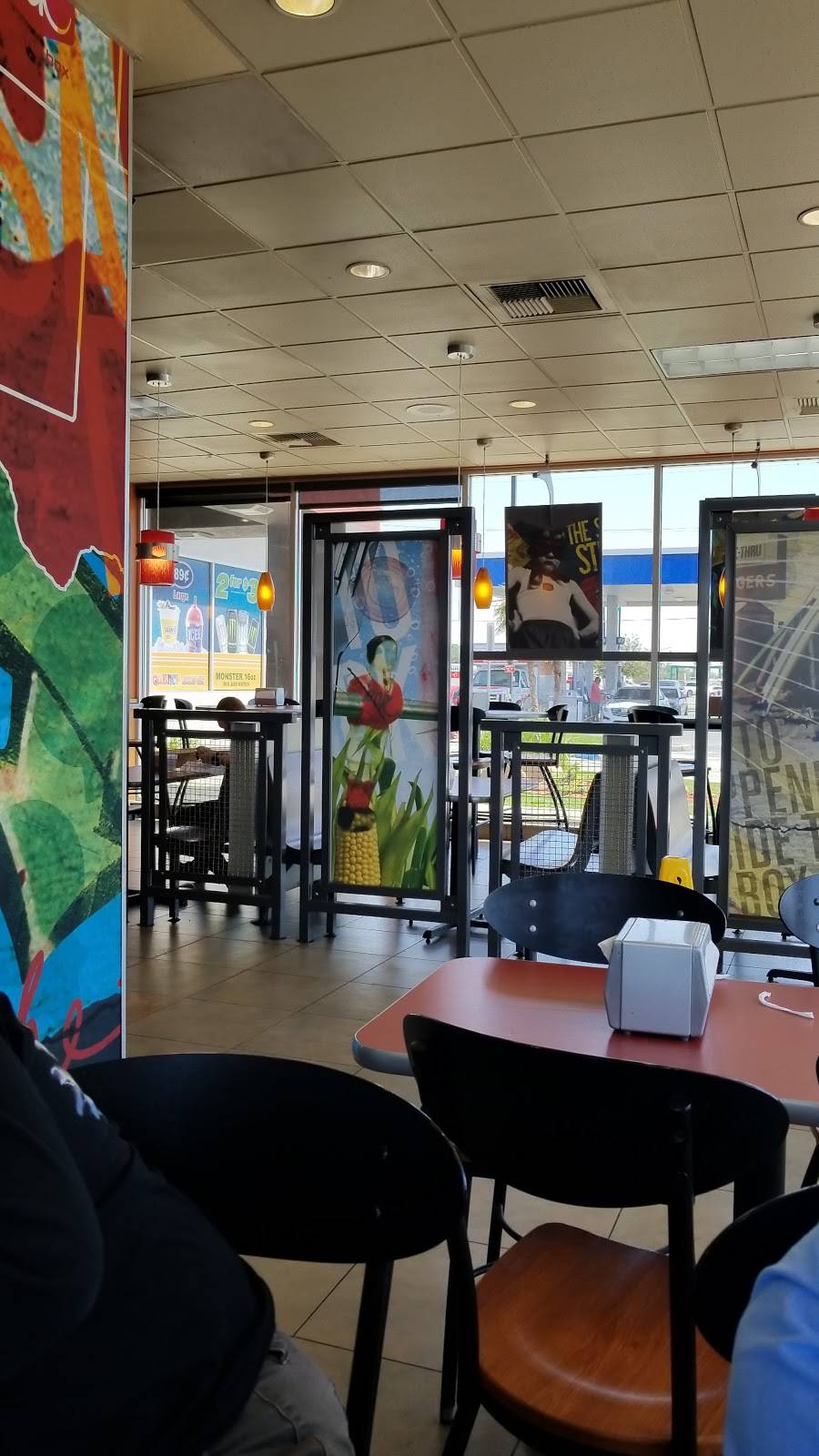 Jack in the Box | restaurant | 10 Union Ave, Bakersfield, CA 93307, USA | 6618610602 OR +1 661-861-0602