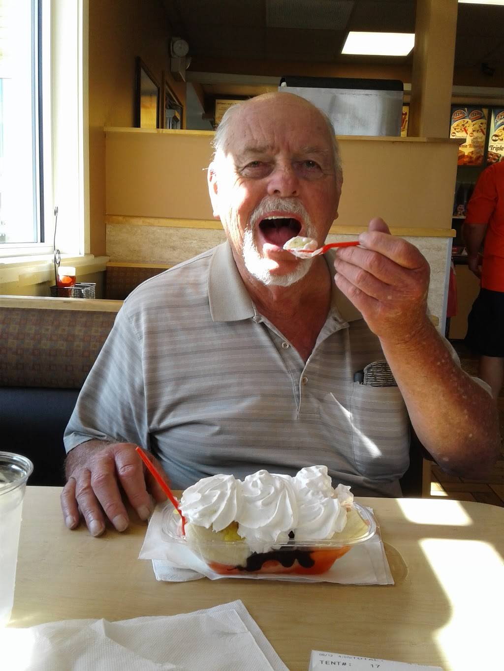 Dairy Queen Grill & Chill | restaurant | 1 Trafalgar Square, Trafalgar, IN 46181, USA | 3178784249 OR +1 317-878-4249