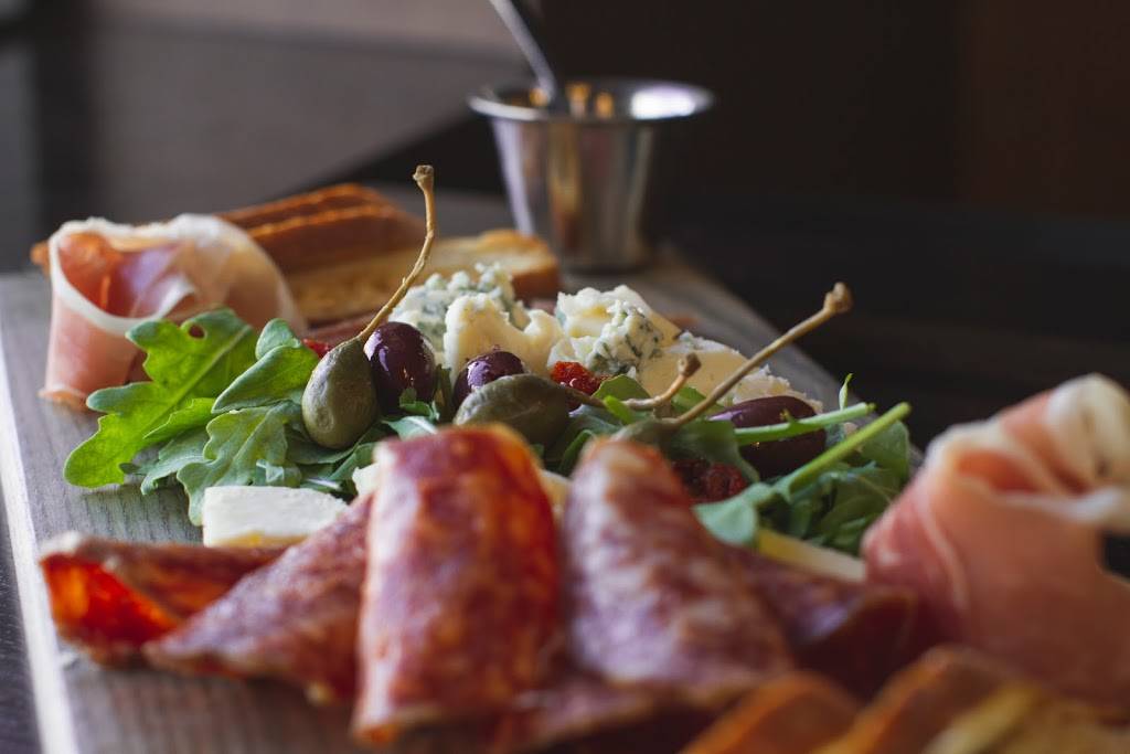 Italian Pizza Kitchen Roselle | meal delivery | 55 E Irving Park Rd, Roselle, IL 60172, USA | 6305821900 OR +1 630-582-1900