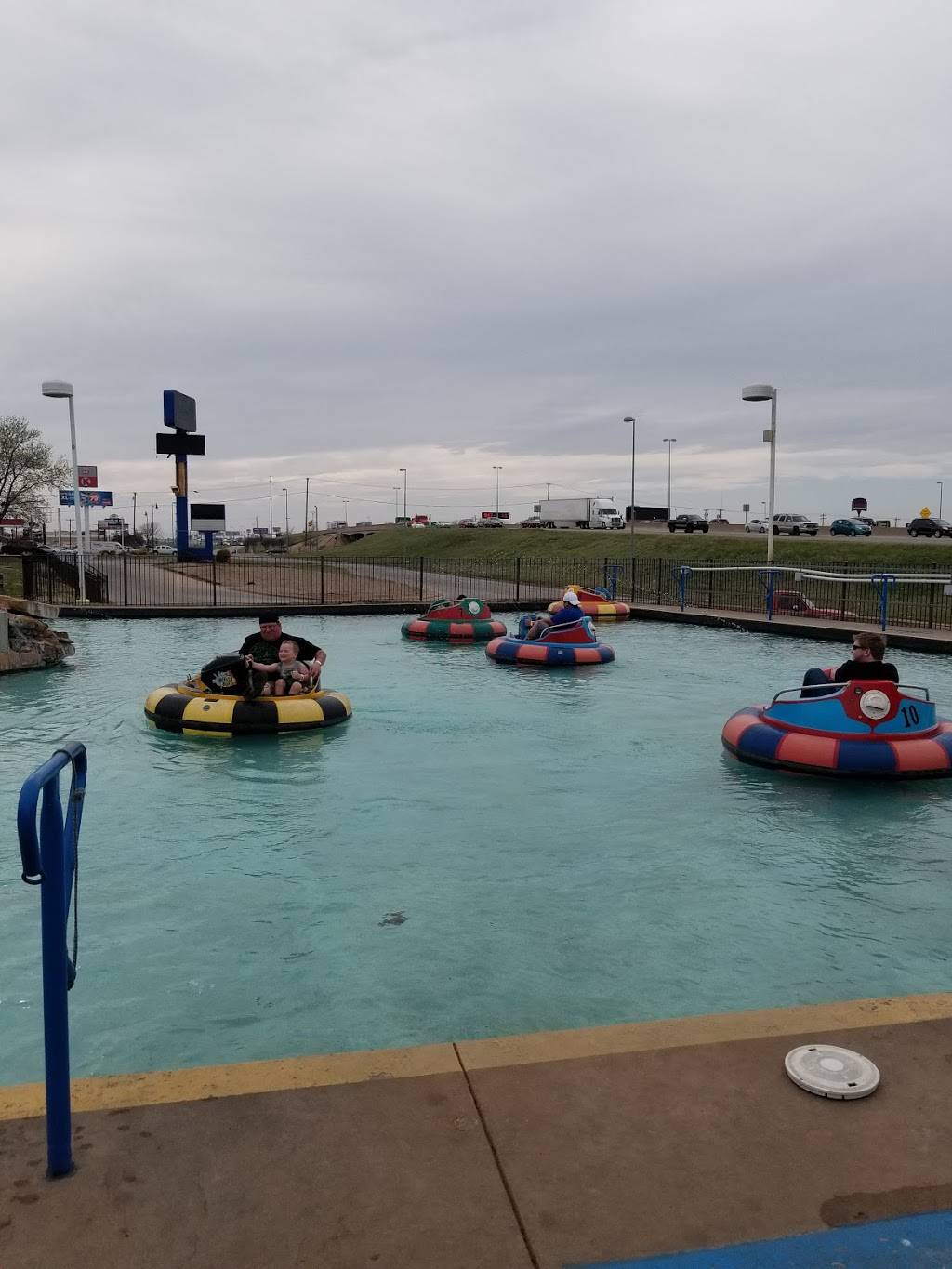 Celebration Station | restaurant | 509 Westline Dr, Oklahoma City, OK 73108, USA | 4059427888 OR +1 405-942-7888