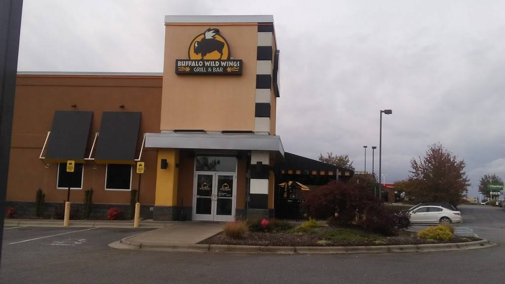 Buffalo Wild Wings | restaurant | 2410 US Hwy 70 SE, Hickory, NC 28602, USA | 8283231016 OR +1 828-323-1016