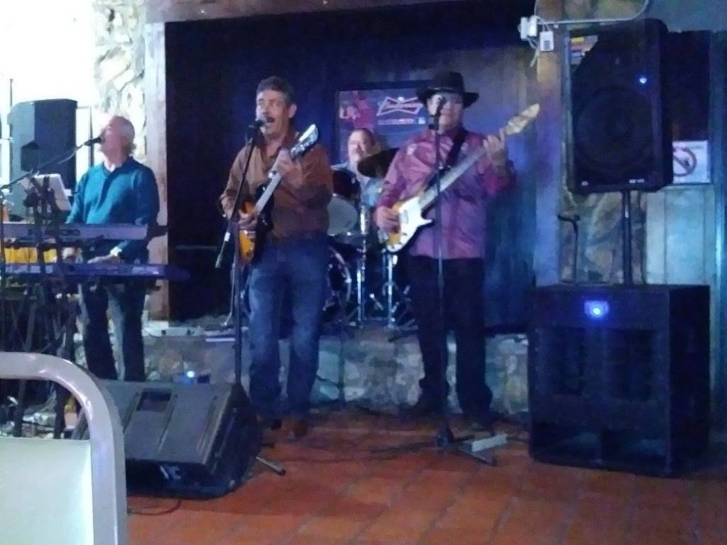 The Dive - Bar & Kitchen | restaurant | 5801 S Palo Verde Rd, Tucson, AZ 85706, USA | 5203674649 OR +1 520-367-4649