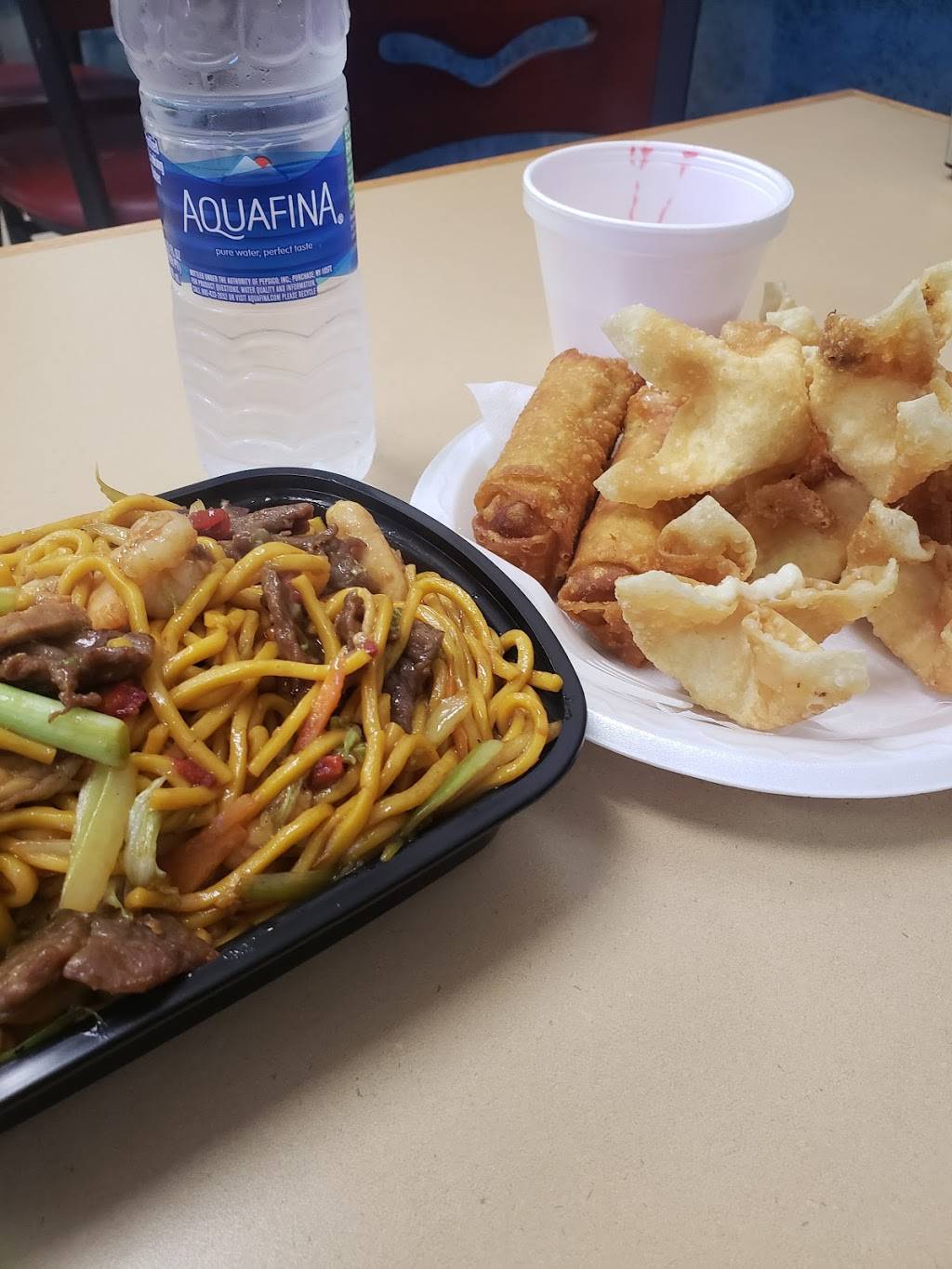 Golden Kitchen Restaurant | restaurant | 3311 N Sterling Ave, Peoria, IL 61604, USA | 3096866888 OR +1 309-686-6888