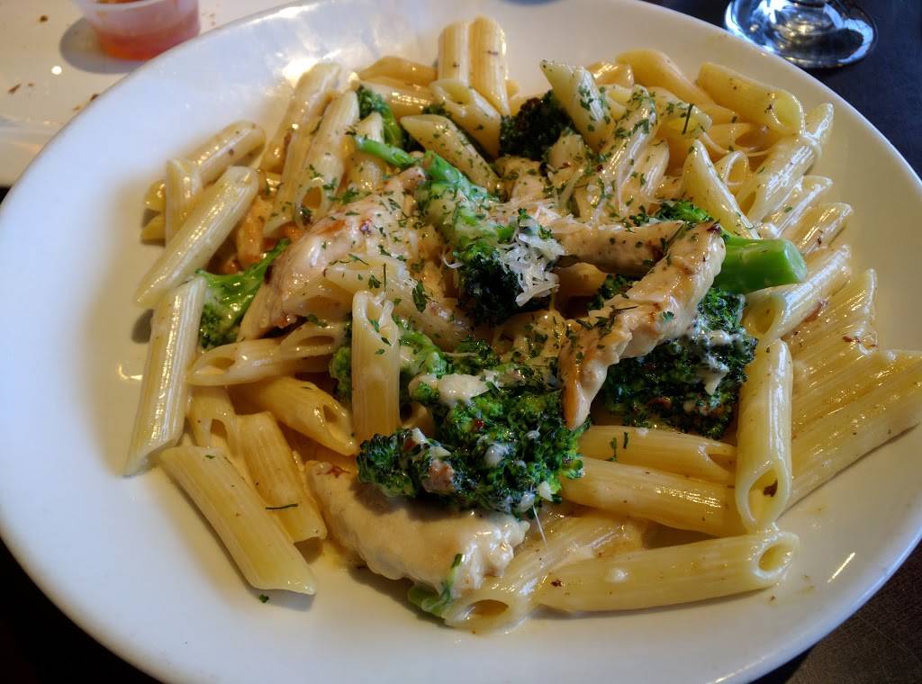 Three Squares Craft Kitchen & Cocktails | restaurant | 669 Highland Ave, Needham, MA 02494, USA | 7814444644 OR +1 781-444-4644