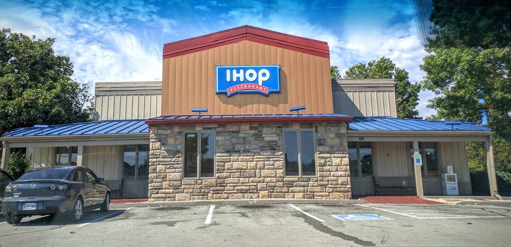 IHOP | bakery | 5604 Merchants Center Blvd, Knoxville, TN 37912, USA | 8656891202 OR +1 865-689-1202