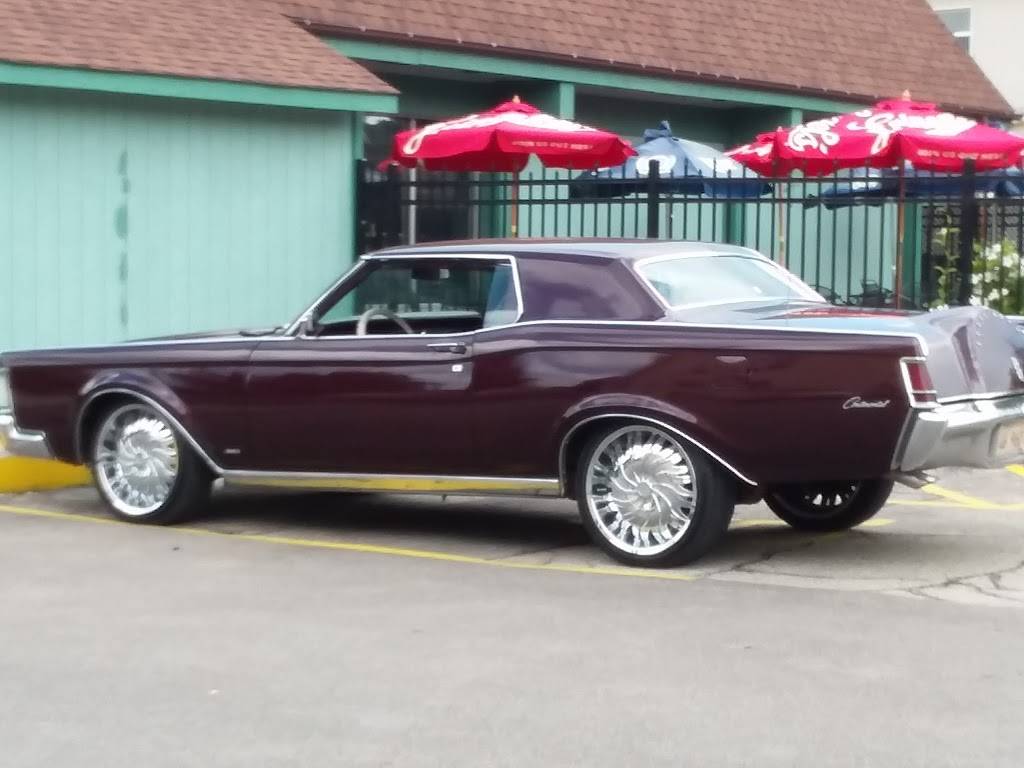 Mugsys | restaurant | 1310 N Main St, Bloomington, IL 61701, USA | 3098272628 OR +1 309-827-2628