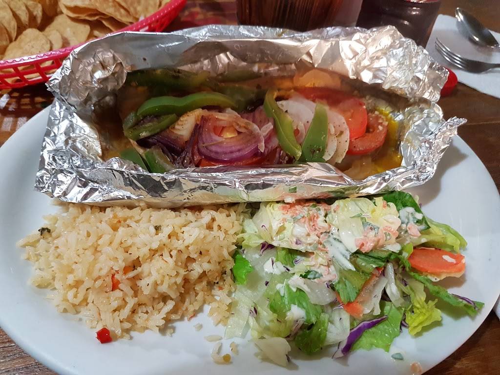 Cocina De Lupita | restaurant | Av Riveroll 1424, Centro, 22800 Ensenada, B.C., Mexico | 016461753477 OR +52 646 175 3477