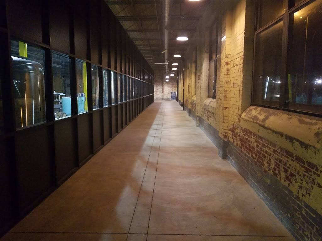 The Old Bakery Beer Company | restaurant | 400 Landmarks Blvd, Alton, IL 62002, USA | 6184631470 OR +1 618-463-1470