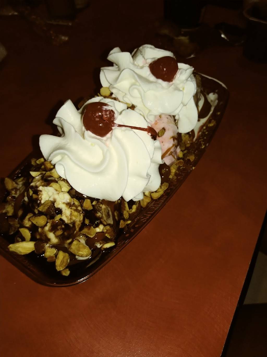 Braums Ice Cream & Burger Restaurant | restaurant | 7512 S May Ave, Oklahoma City, OK 73159, USA | 4056857522 OR +1 405-685-7522