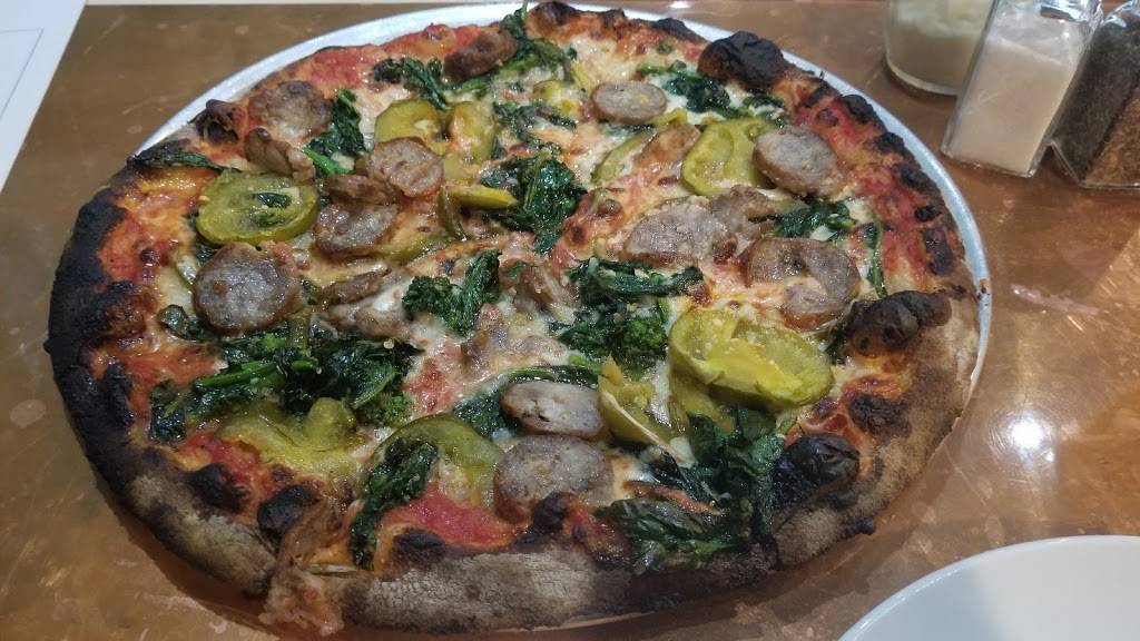 Coal and Daisies | restaurant | 5 Sycamore Way, Branford, CT 06405, USA | 2032081263 OR +1 203-208-1263