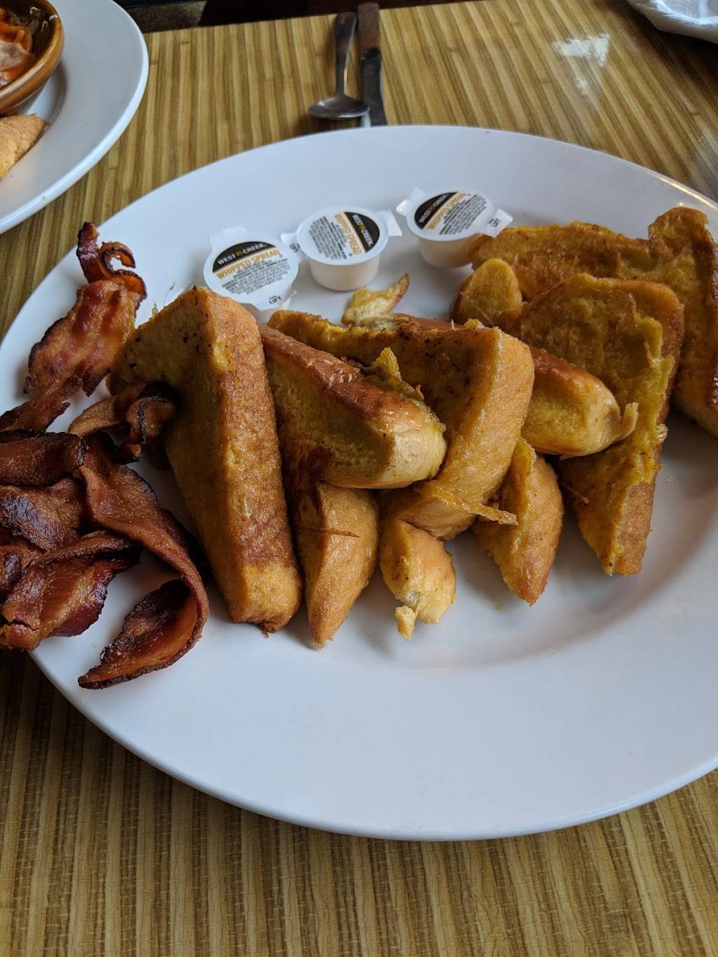 Tres Cafe | restaurant | 1135 Lincoln St, Galesburg, IL 61401, USA | 3092974645 OR +1 309-297-4645