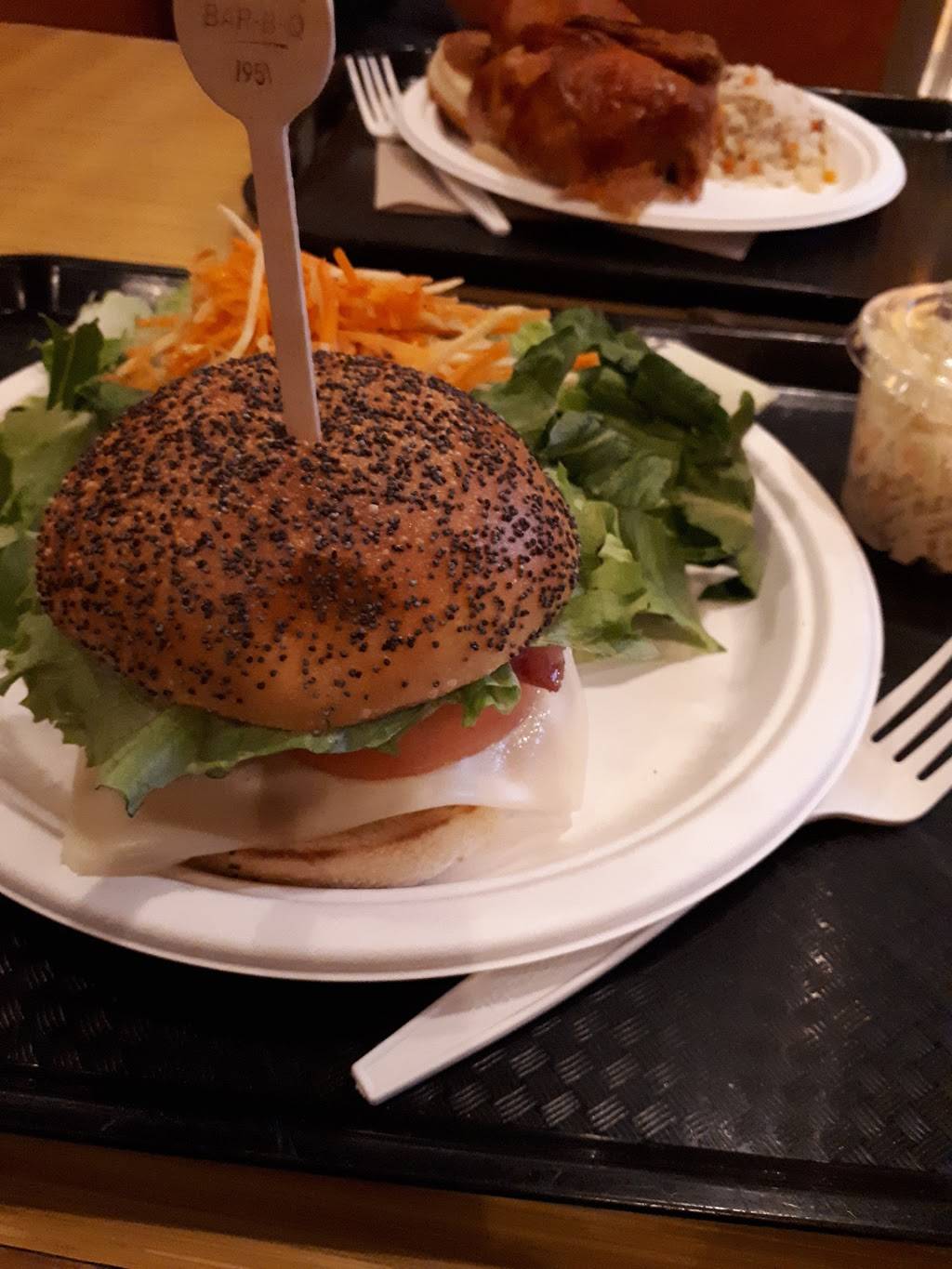 St-Hubert Express | restaurant | 2262 Boul du Faubourg, Boisbriand, QC J7H 1S3, Canada | 5143855555 OR +1 514-385-5555