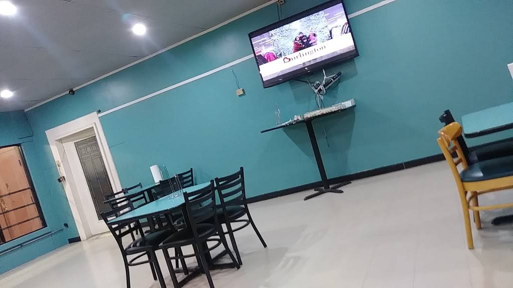 Las Tres Palmas | restaurant | 4201 E 9th St, Kansas City, MO 64124, USA | 8162318100 OR +1 816-231-8100