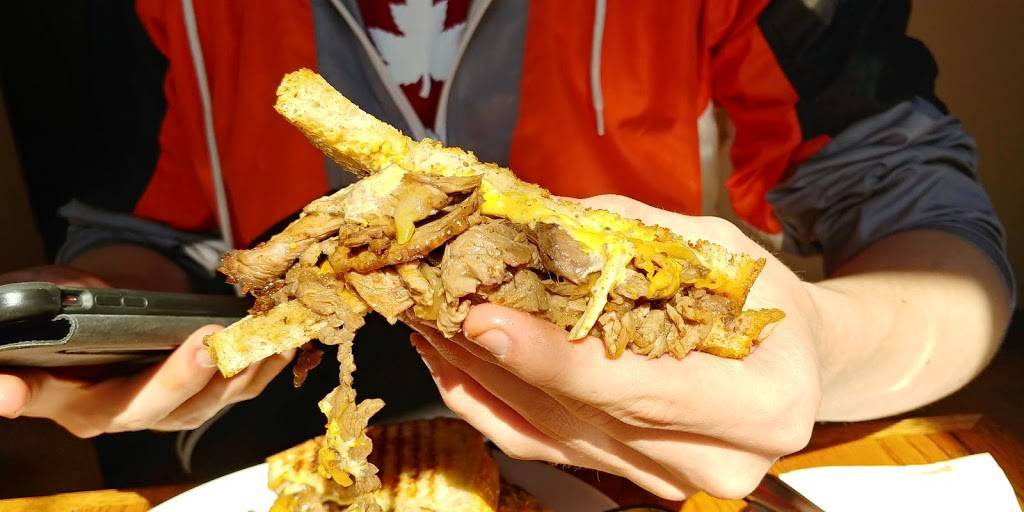 Ashburnham Ale House | restaurant | 128 Hunter St E, Peterborough, ON K9H 1G6, Canada | 7058740333 OR +1 705-874-0333