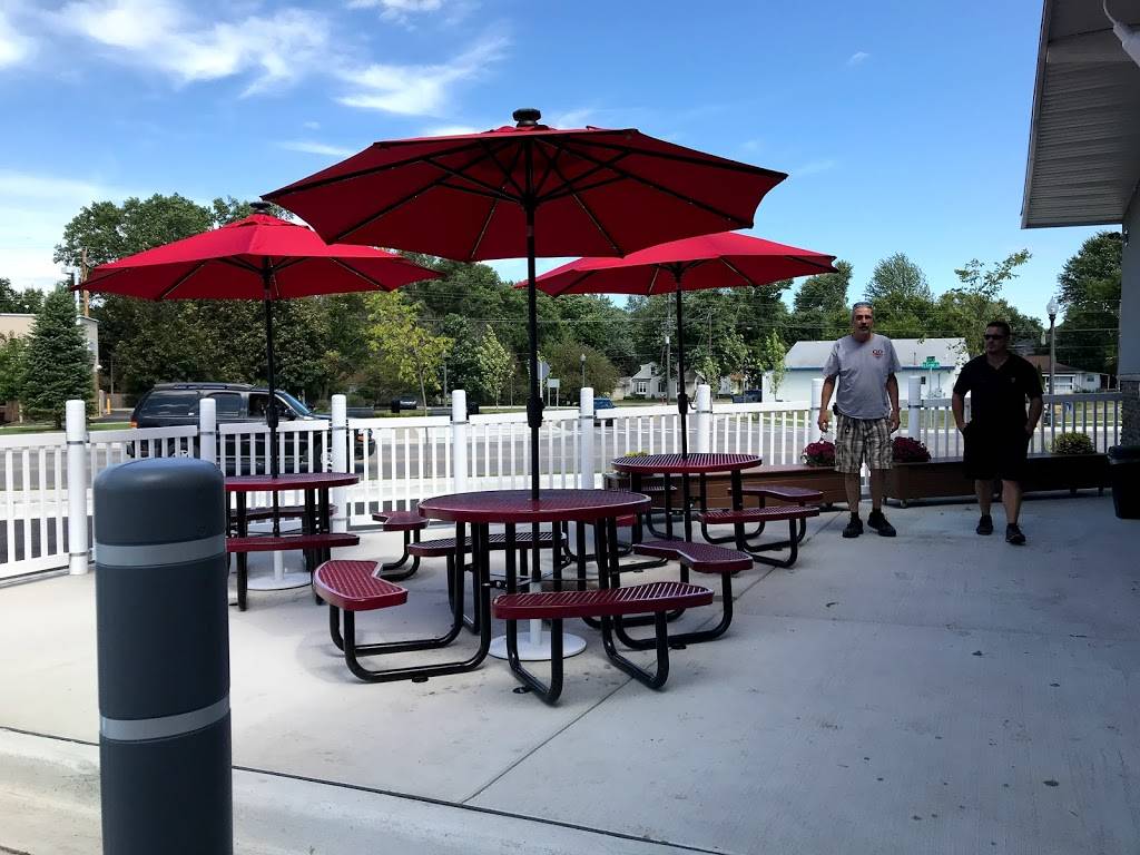 Quality Dairy Store | bakery | 2233 Cedar St, Holt, MI 48842, USA | 5173718918 OR +1 517-371-8918