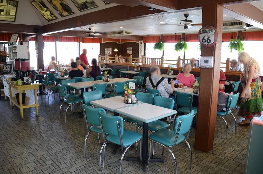 Jubelts Bakery & Restaurant | bakery | 303 Old Rte 66 N, Litchfield, IL 62056, USA | 2173245314 OR +1 217-324-5314