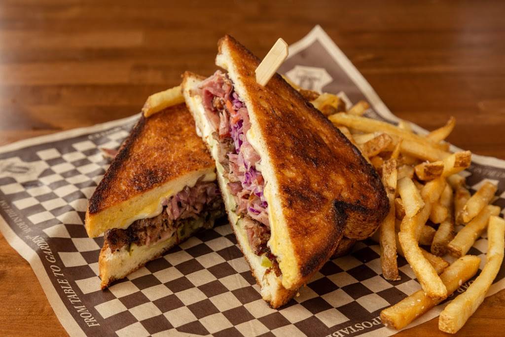 Twin Sisters Brewing Company | restaurant | 500 Carolina St, Bellingham, WA 98225, USA | 3609226700 OR +1 360-922-6700