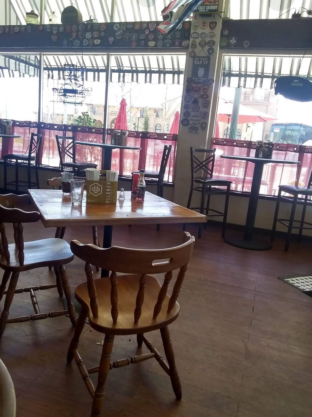 Helms Ale House | restaurant | 600 N Central Ave, Tracy, CA 95376, USA | 2092298667 OR +1 209-229-8667