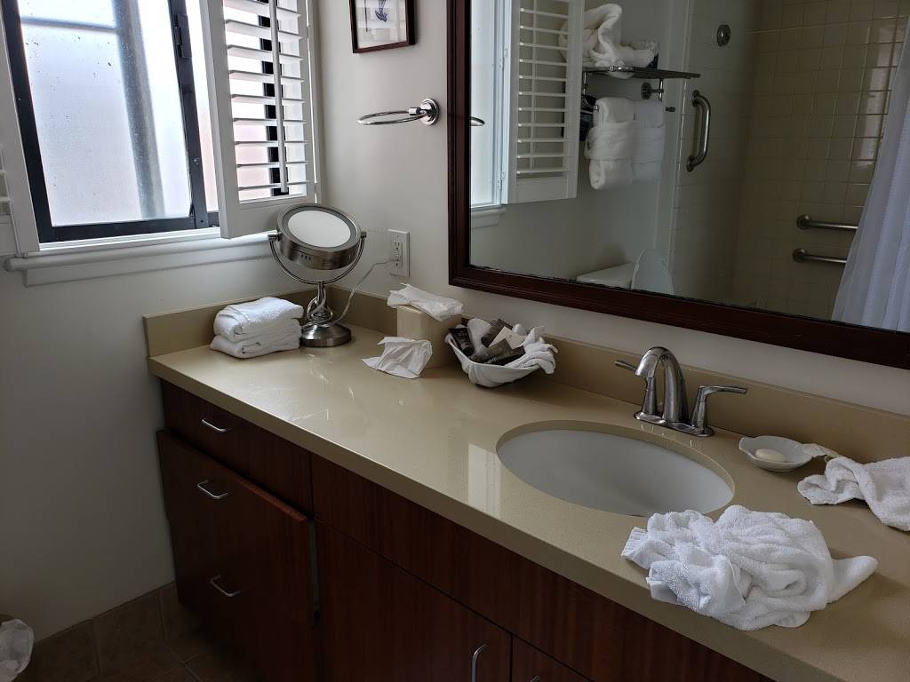 La Jolla Beach & Tennis Club | restaurant | 2000 Spindrift Dr, La Jolla, CA 92037, USA | 8584547126 OR +1 858-454-7126