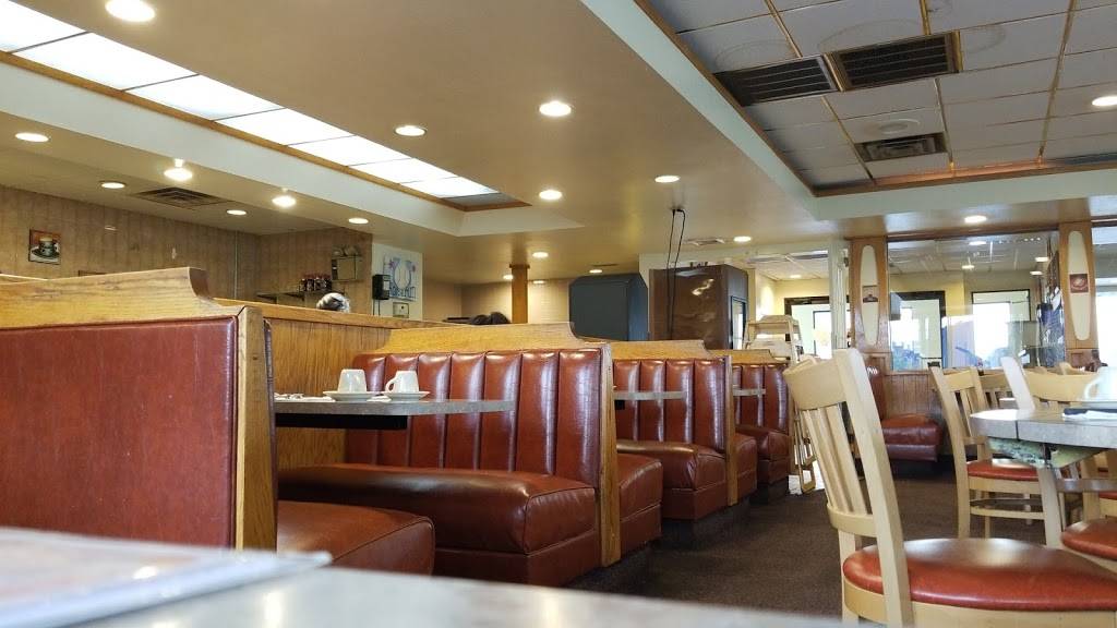Tommys Home Run Family Restaurant | restaurant | 7839 Sheridan Rd, Kenosha, WI 53143, USA | 2626545155 OR +1 262-654-5155