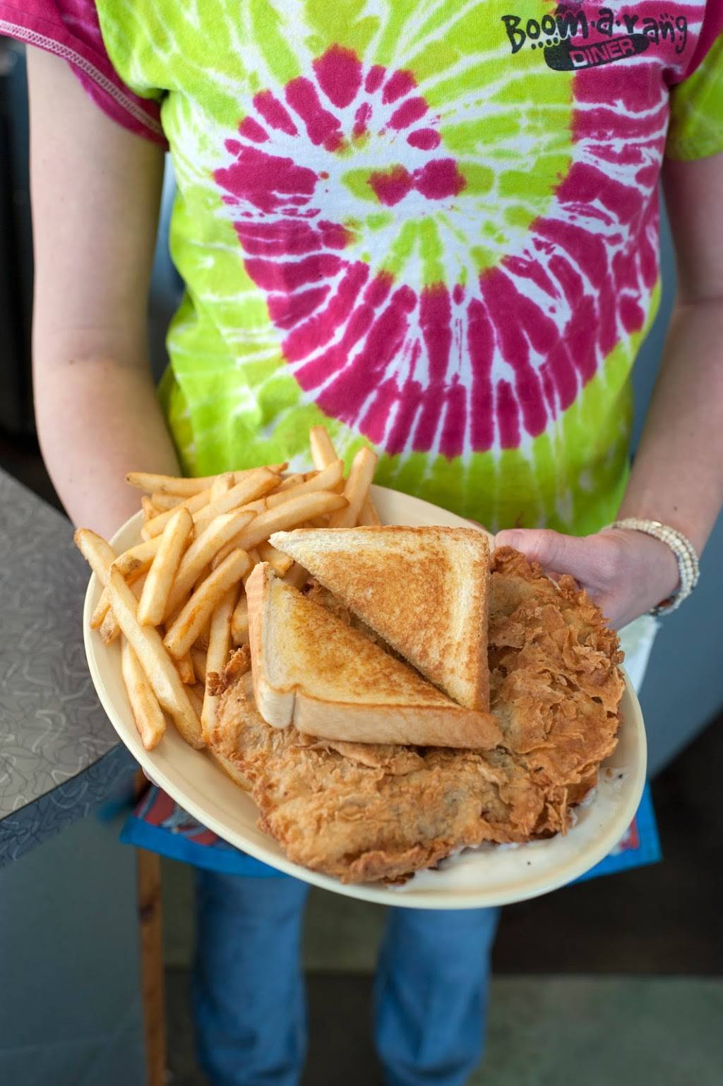 Boomarang Diner | restaurant | 828 East Side Blvd, Muskogee, OK 74403, USA | 9186873373 OR +1 918-687-3373