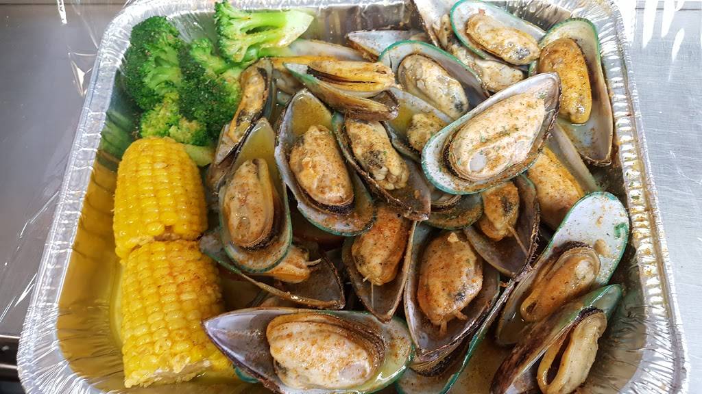 Moms Seafood | restaurant | 2312 N 29th St, Philadelphia, PA 19132, USA | 2154300103 OR +1 215-430-0103