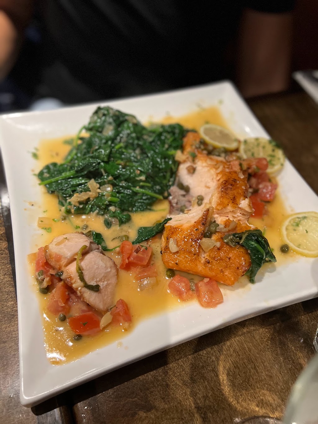 Francescos | restaurant | 43 Bruckner Blvd, Bronx, NY 10454, USA | 7185855855 OR +1 718-585-5855