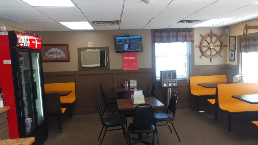 Amarals Fish & Chips | restaurant | 4 Redmond St, Warren, RI 02885, USA | 4012470675 OR +1 401-247-0675