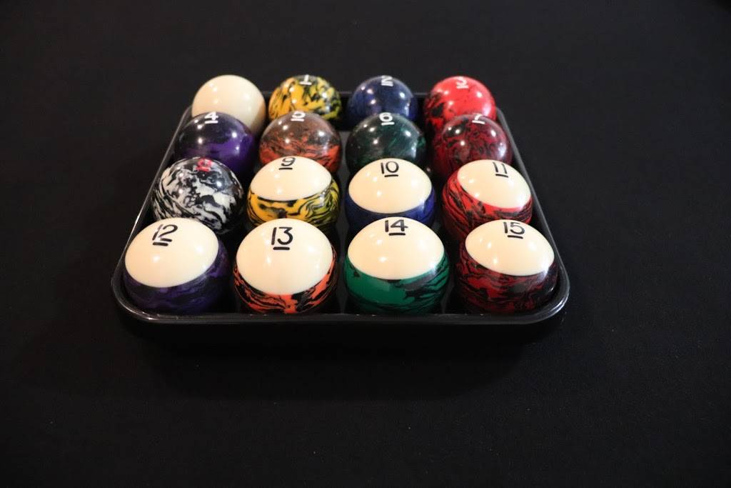 Berry & White Billiards (The Jungle) | restaurant | 96 N 5th St, Brooklyn, NY 11249, USA | 3478896221 OR +1 347-889-6221