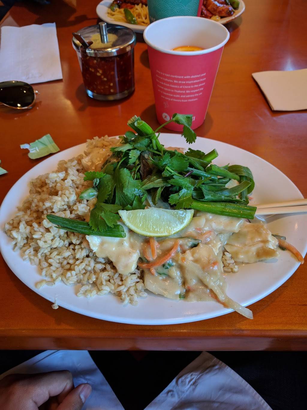 Valencia Crossroads | shopping mall | 24120, 24290 Valencia Blvd, Valencia, CA 91355, USA | 2135532200 OR +1 213-553-2200