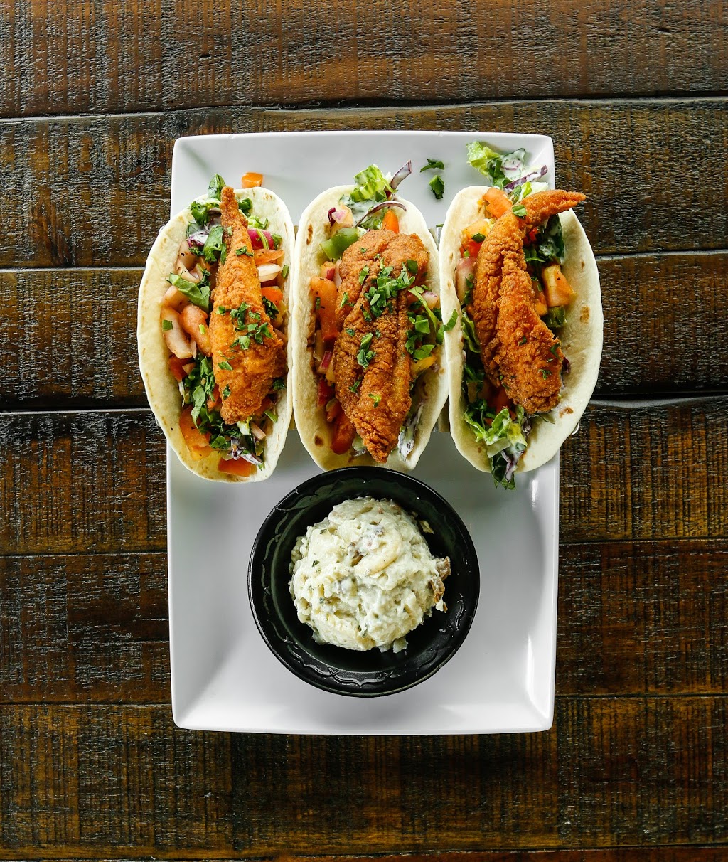 Wharf Casual Seafood Bannerman | restaurant | 3439 Bannerman Rd f103, Tallahassee, FL 32312, USA | 8507651077 OR +1 850-765-1077