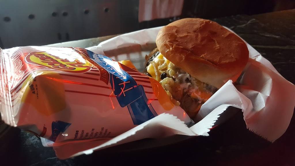 Earnestine & Hazels | restaurant | 531 S Main St, Memphis, TN 38103, USA | 9015239754 OR +1 901-523-9754